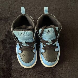 Jordan Air Force 1 mid Sneakers - Black and Light Blue
